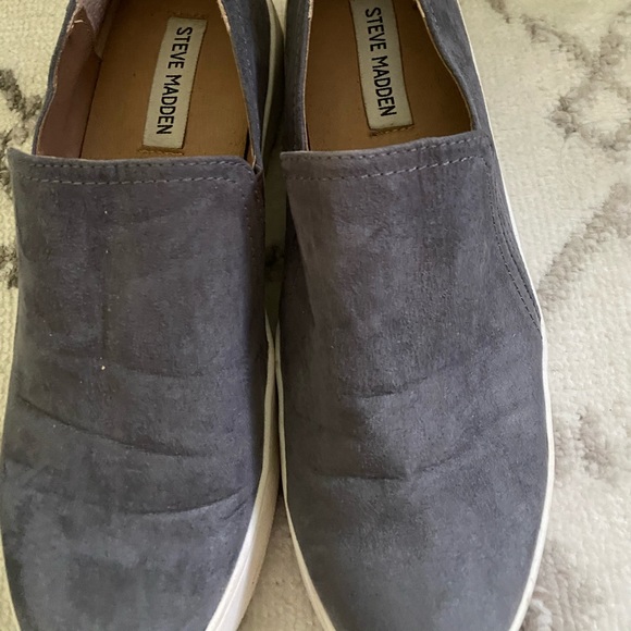 Steve Madden slip on shoes- Charcoal gray - Picture 3 of 4